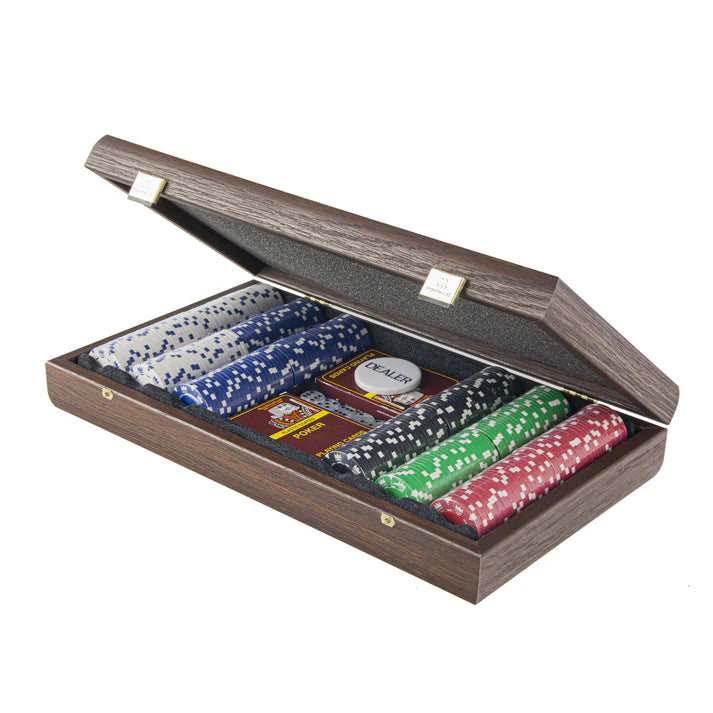 Poker☆ fake です Amazon.com: FAKE ACES Poker Chip Set-300 Clay Poker Chips with