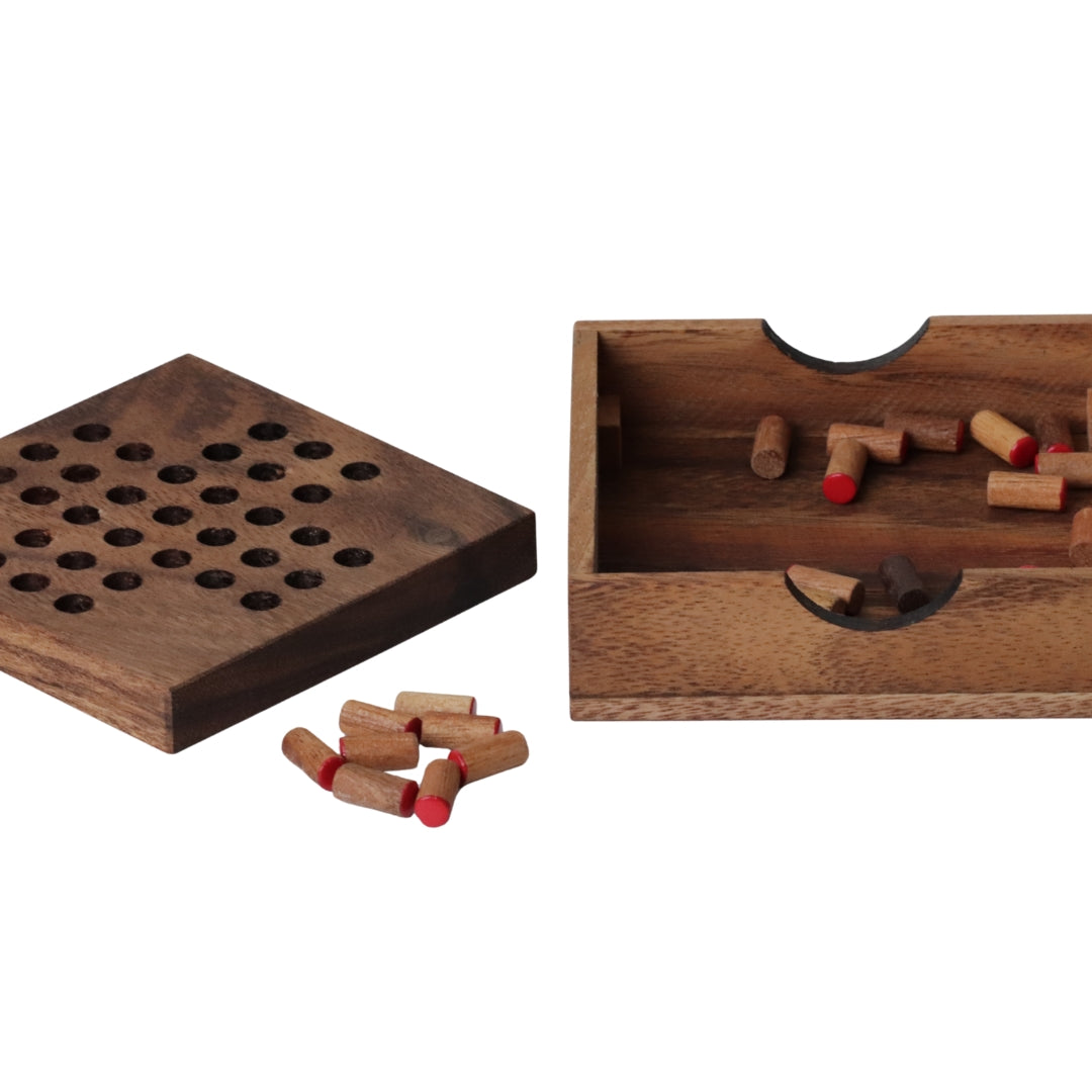 SOLITAIRE with Pegs | 11 cm Board | Monkeypod Wood