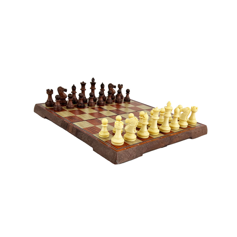 Plastic magnetic travel chess sets | wood-like colours