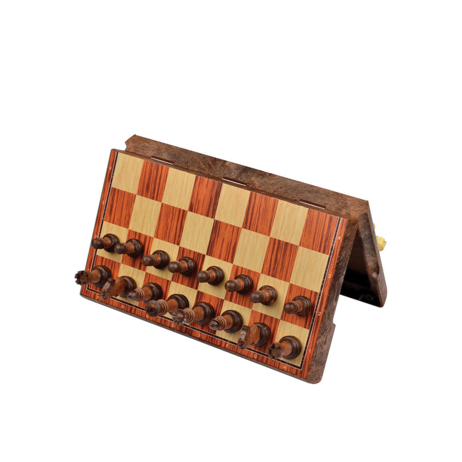 Plastic magnetic travel chess sets | wood-like colours
